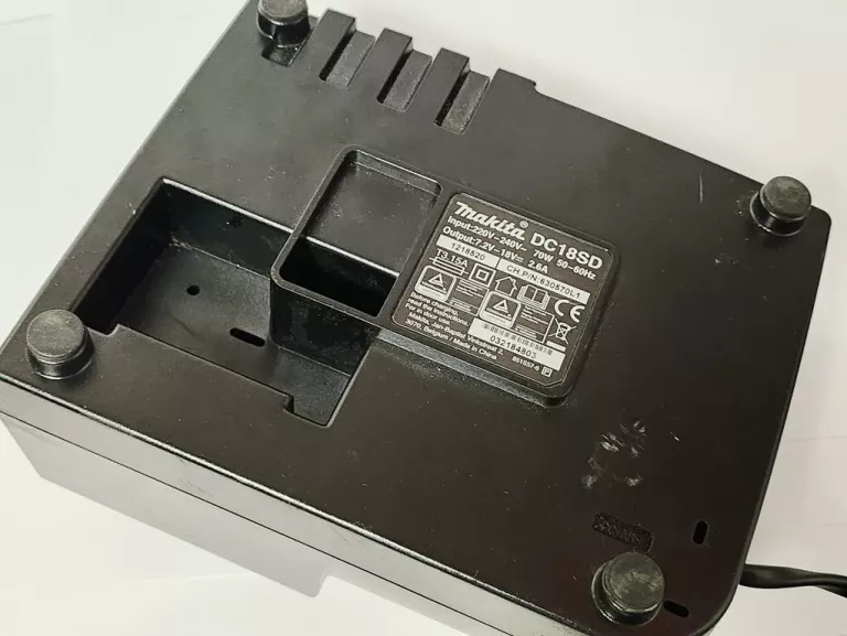 MAKITA DC18SD ŁADOWARKA LI-ION LXT 18V ORYGINAŁ