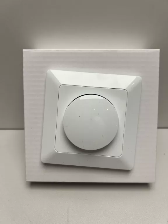 INTELIGENTNY ŚCIEMNIACZ ŚCIENNY LSC SMART CONNECT WIFI, APLIKACJA