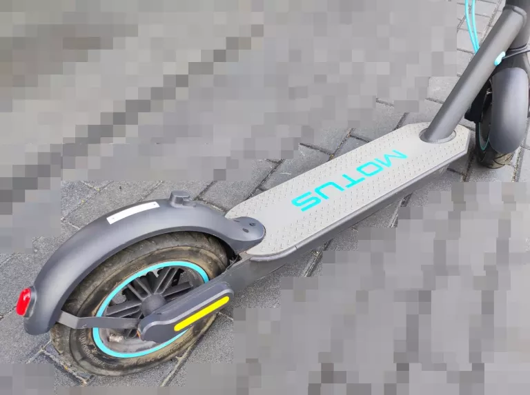HULAJNOGA MOTUS SCOOTY 10 LITE GEN 5 GWARANCJA ŁADNA KOMPLET
