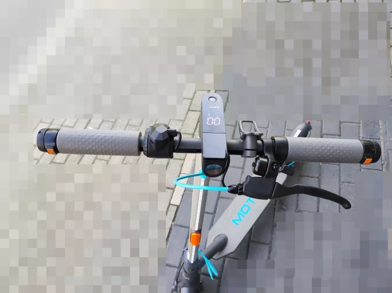 HULAJNOGA MOTUS SCOOTY 10 LITE GEN 5 GWARANCJA ŁADNA KOMPLET