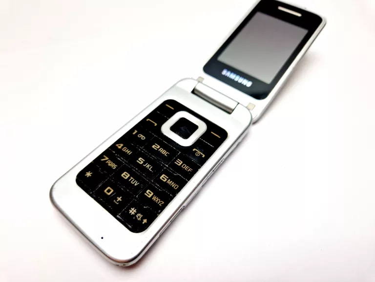 TELEFON KLAWISZOWY Z KLAPKĄ SAMSUNG GT-C3520 SREBRNY