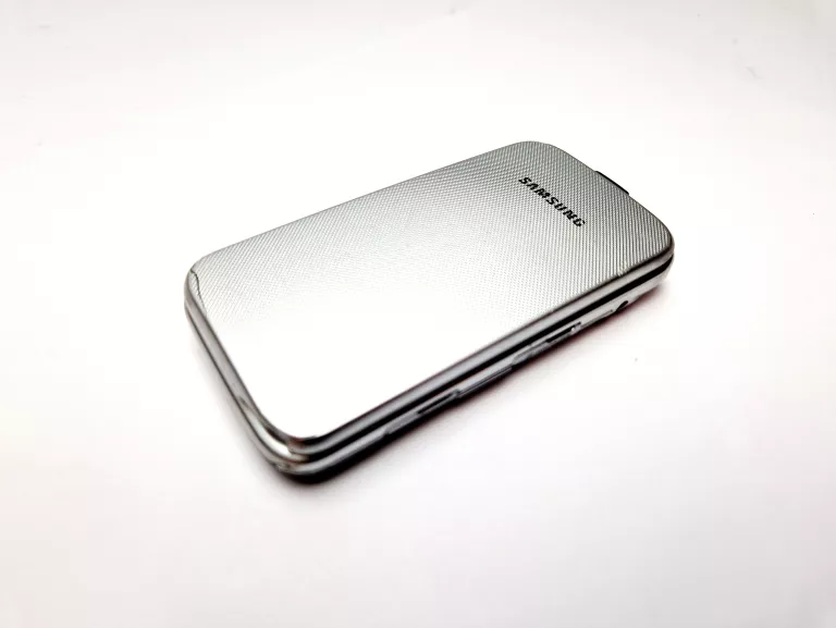 TELEFON KLAWISZOWY Z KLAPKĄ SAMSUNG GT-C3520 SREBRNY