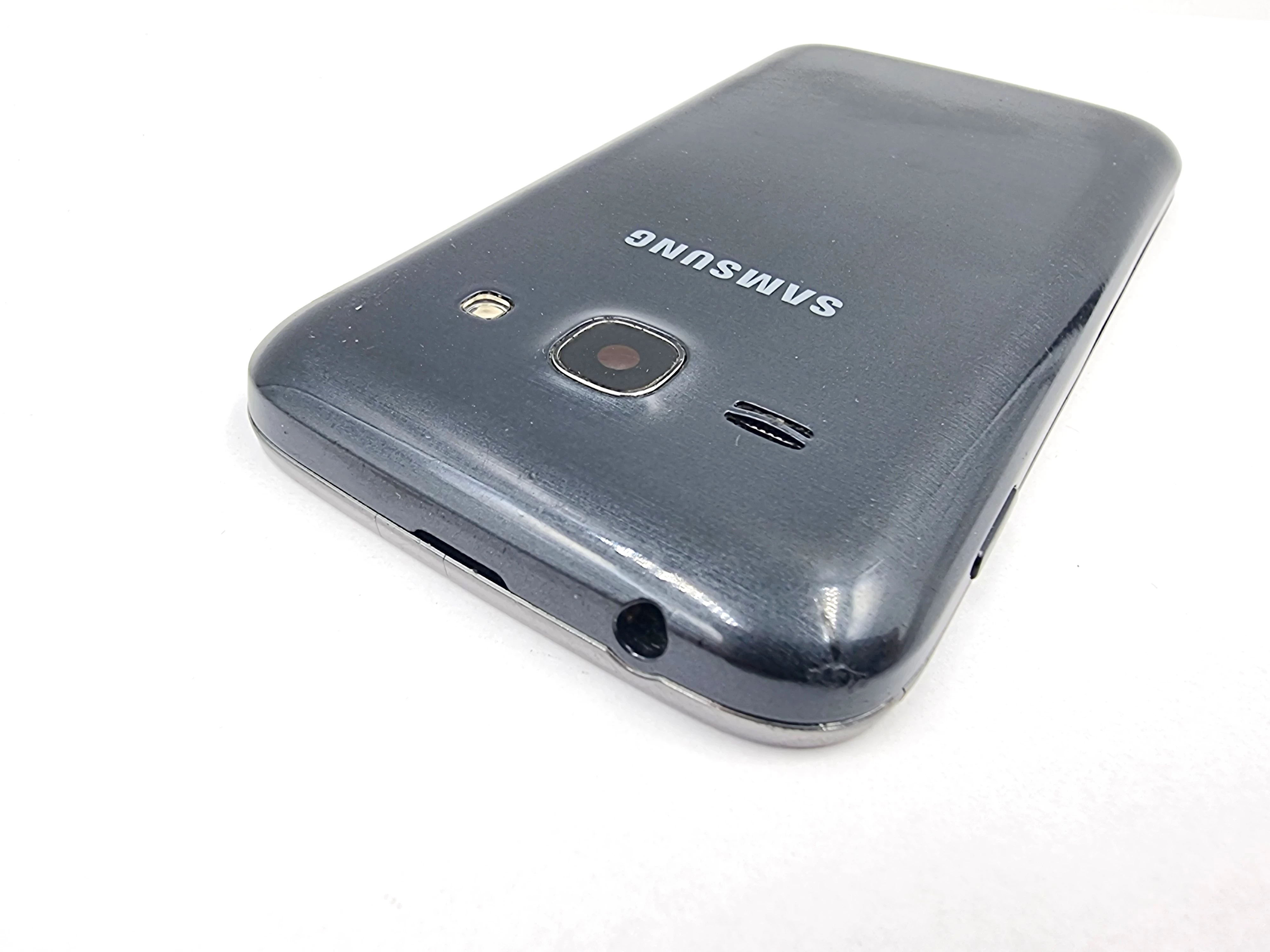 samsung-galaxy-ace-3-lte-gt-s7275r-18gb-czarny-przekatna-ekranu-400