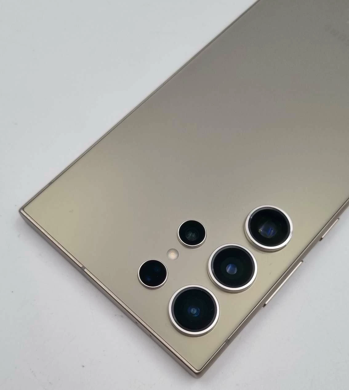 samsung-galaxy-s24-ultra-5g-s928bds-12512gb-opis-przekatna-ekranu-680