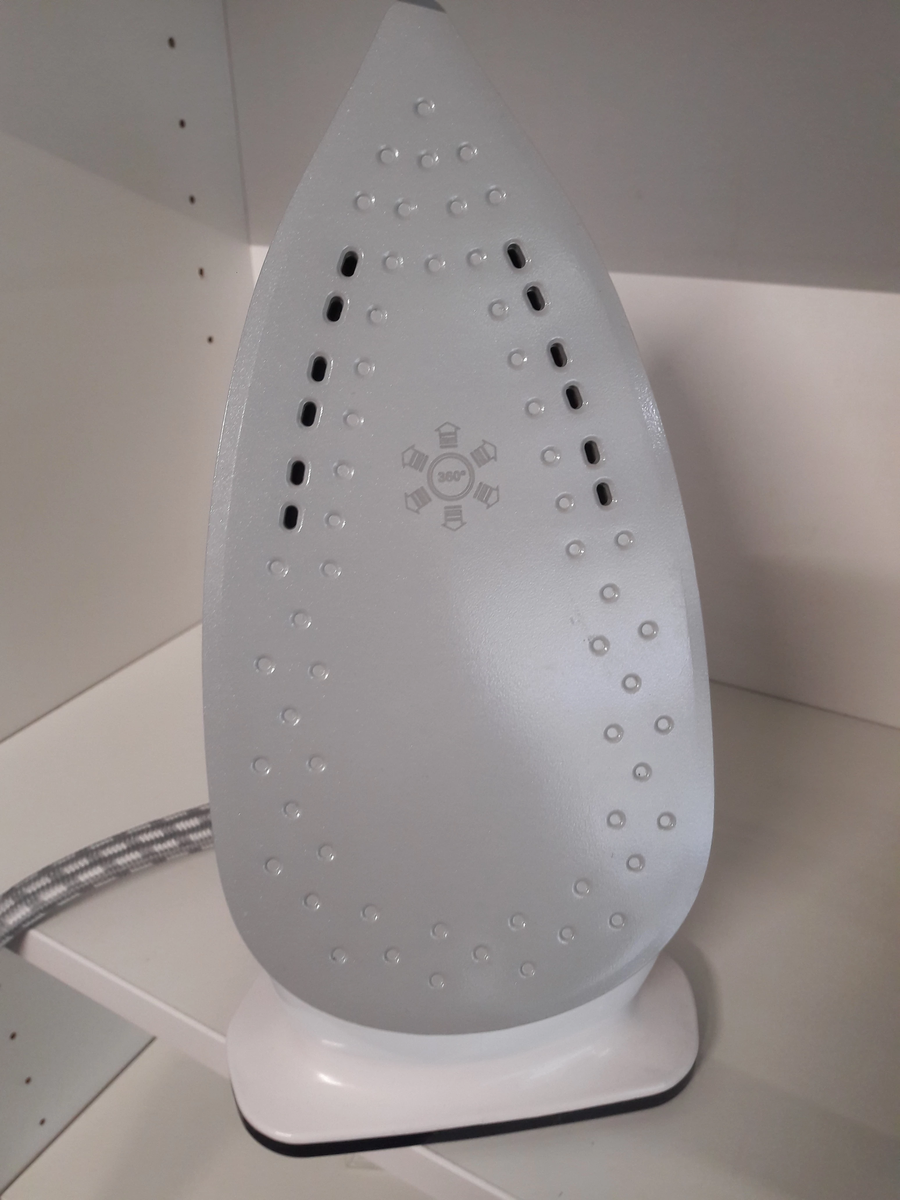 zelazko-ze-stacja-parowa-silvercrest-2400w-model-306718