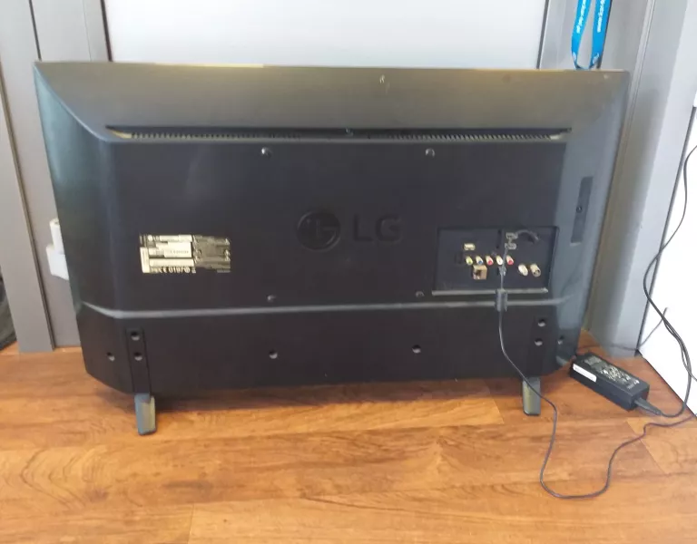 TELEWIZOR LG 32LH570U LCD 32" HD READY