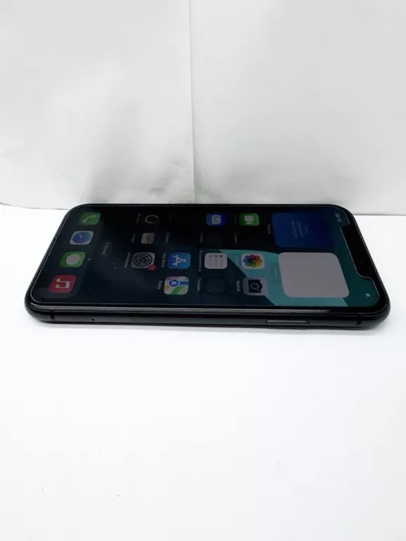 TELEFON APPLE IPHONE 11 4/64 GB IOS 18.0 KON.BAT. 86%