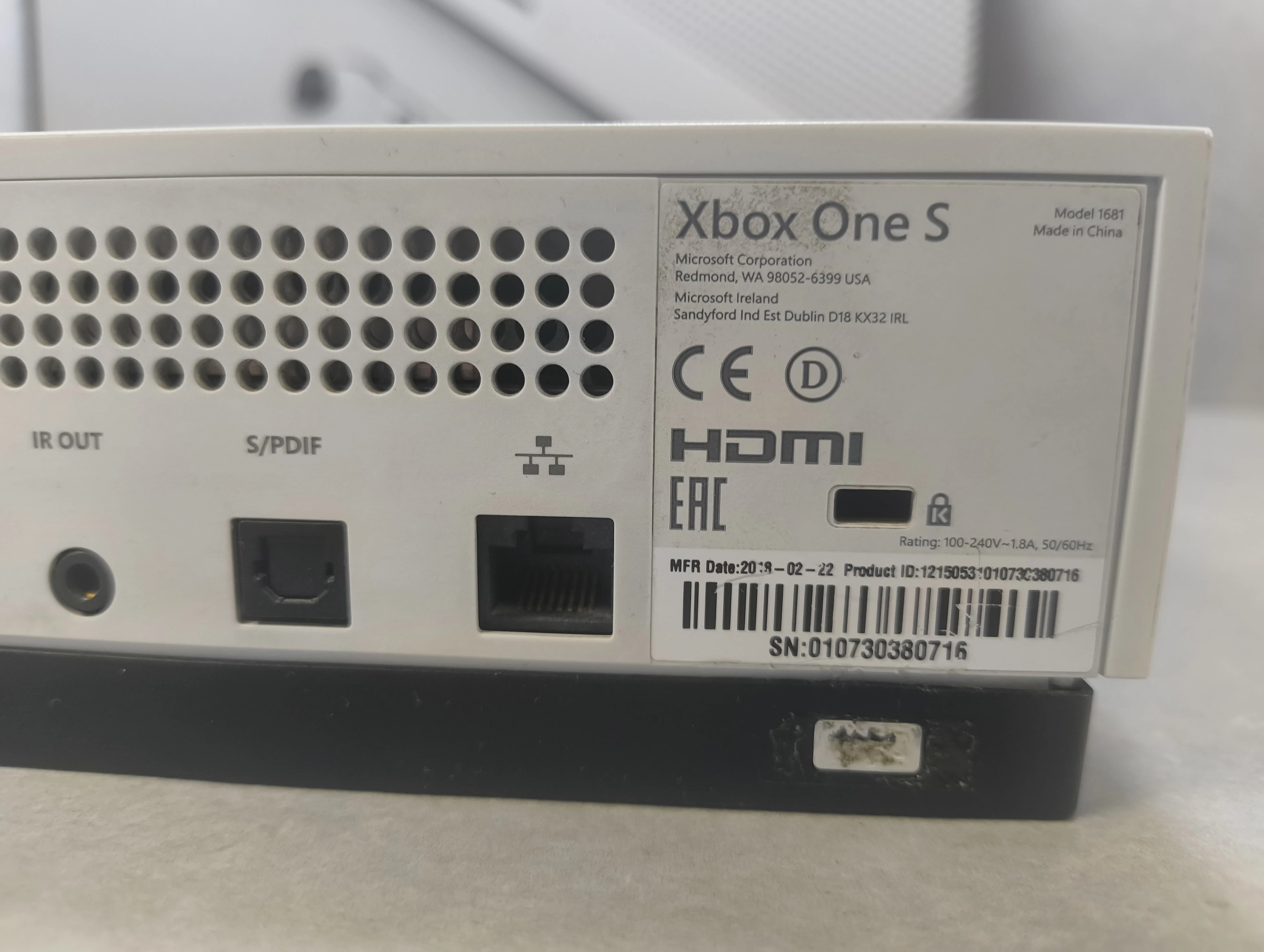 konsola-xbox-one-s-1tb-pud-rodzaje-odtwarzanych-nosnikow-205982-1