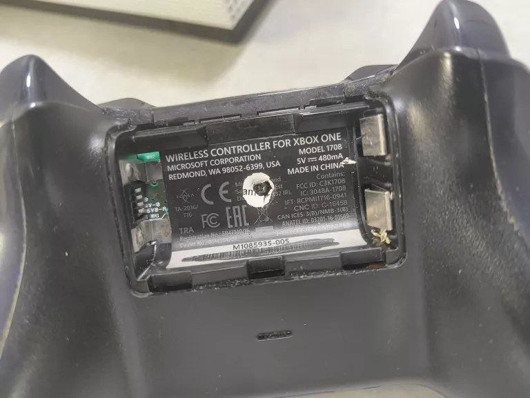 KONSOLA XBOX ONE S 1TB /PUD