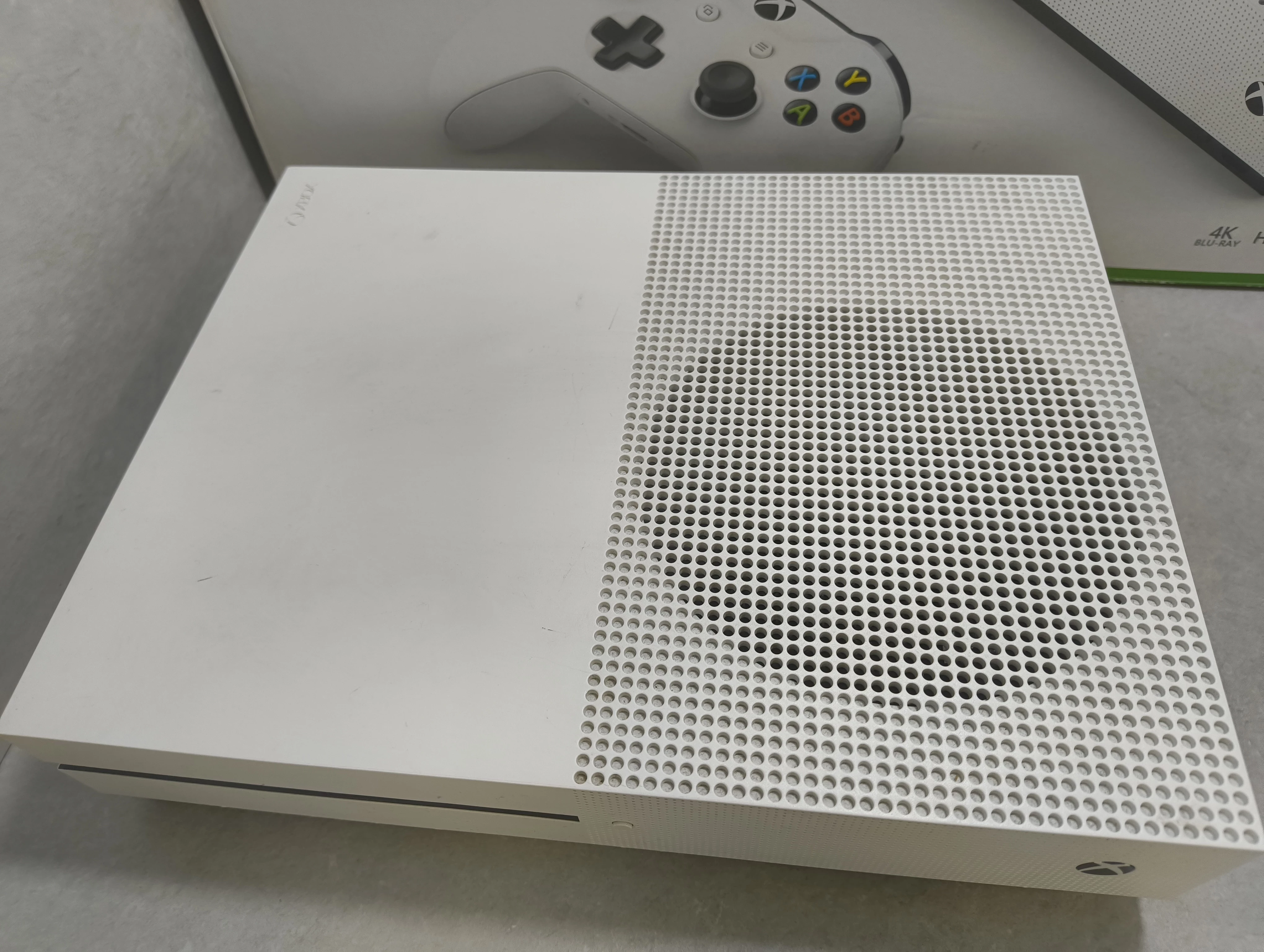 konsola-xbox-one-s-1tb-pud-kolor-249512-1647414