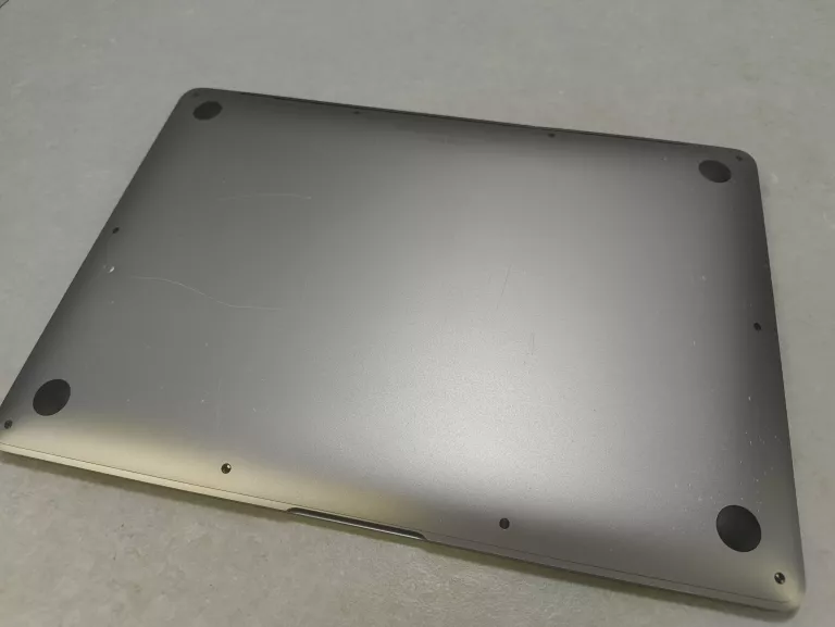 LAPTOP MACBOOK AIR A2179 I3 8/256 *BRAK ŁADOWARKI*