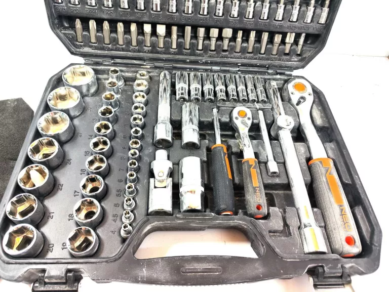 ZESTAW KLUCZY NEO TOOLS WALIZKA