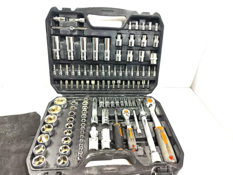 ZESTAW KLUCZY NEO TOOLS WALIZKA