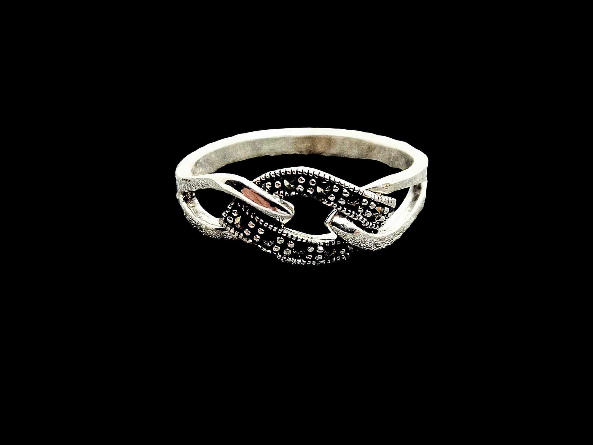 drobny-srebrny-pierscionek-22g-925-material-15835-4