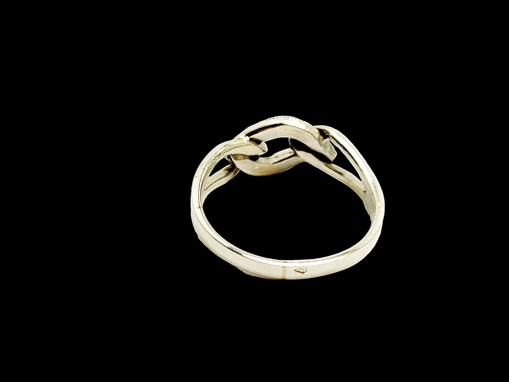 drobny-srebrny-pierscionek-22g-925-rodzaj-2205-16