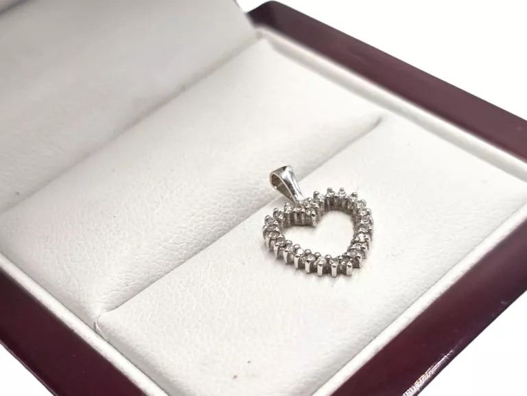 YES ZŁOTA ZAWIESZKA SERCE Z DIAMENTAMI 0,8G 585 26 KAMIENI 0.1CT