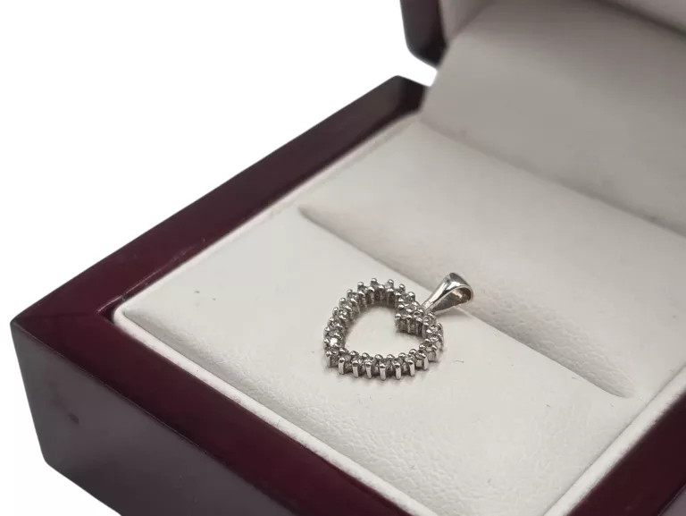YES ZŁOTA ZAWIESZKA SERCE Z DIAMENTAMI 0,8G 585 26 KAMIENI 0.1CT