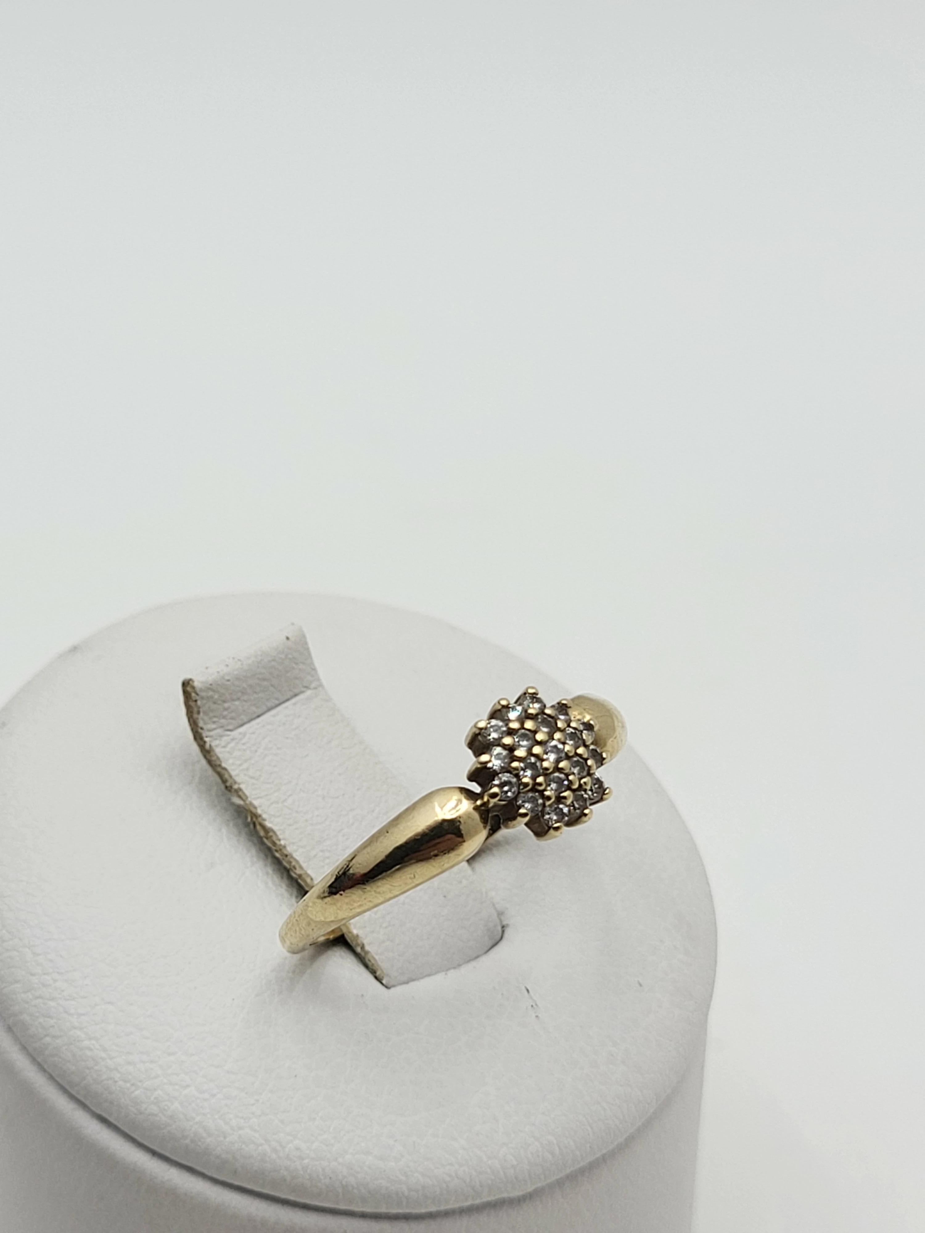 zloty-pierscionek-kwiatek-333-133g-stan-11323-2