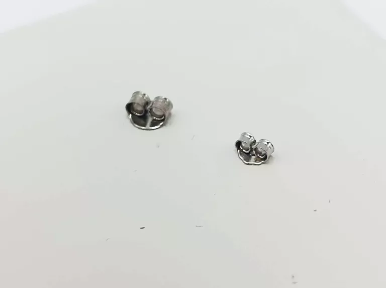 KOLCZYKI Z CZARNYM OKIEM P.925 1,25G 1CM