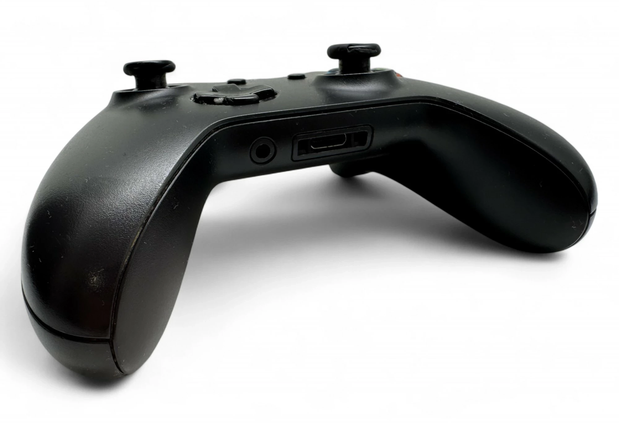 konsola-xbox-one-1-tb-z-padem-rodzaje-odtwarzanych-nosnikow-205982-1