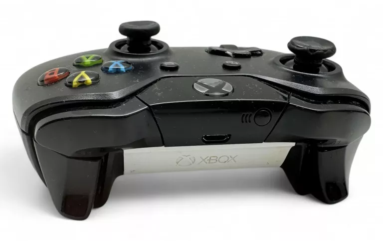 KONSOLA XBOX ONE 1 TB Z PADEM