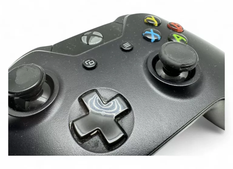 KONSOLA XBOX ONE 1 TB Z PADEM