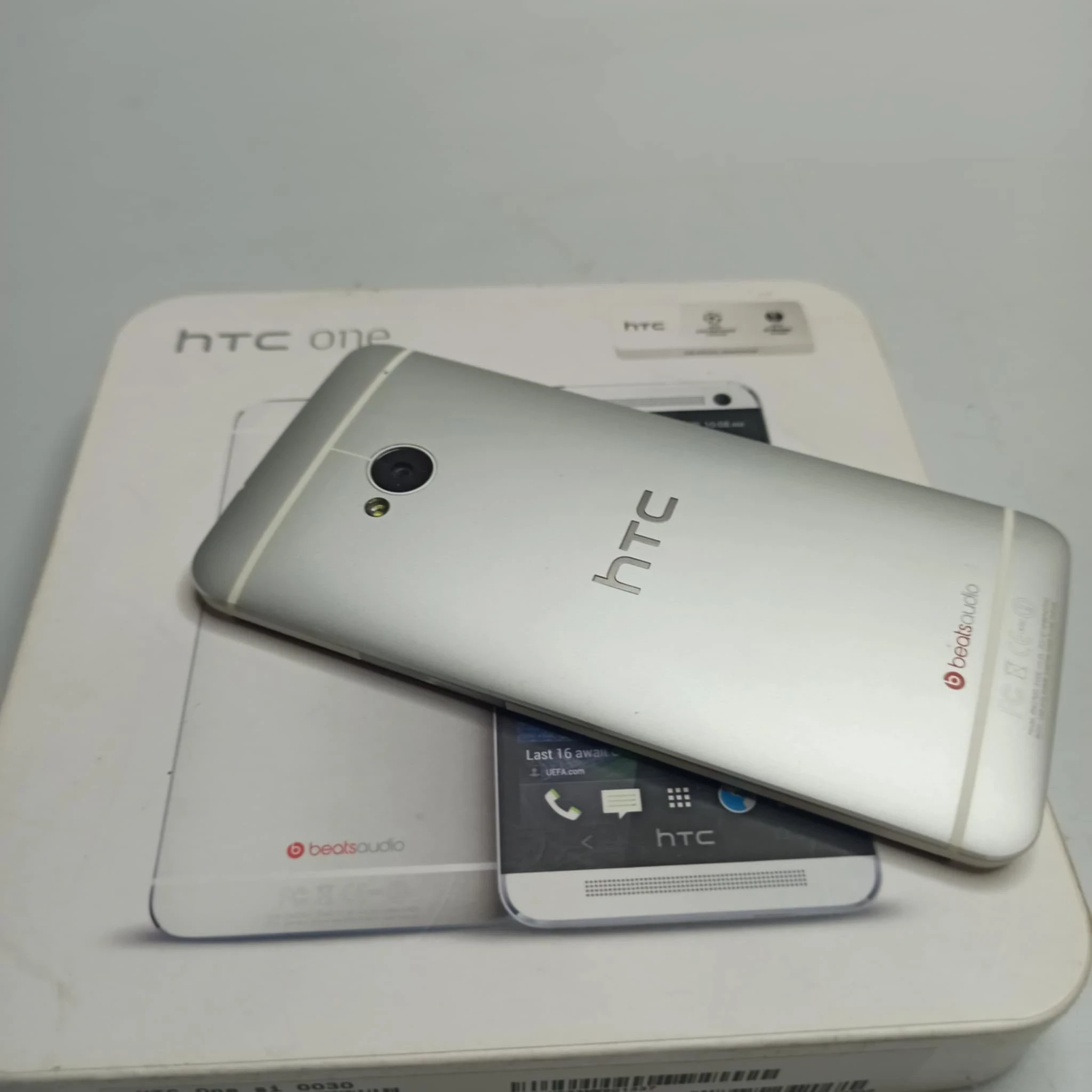 telefon-htc-one-m7-komplet-ean-gtin-728044290231