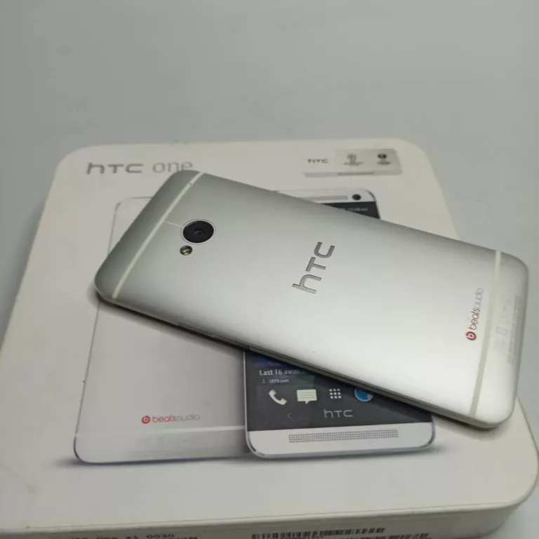 TELEFON HTC ONE M7 / KOMPLET