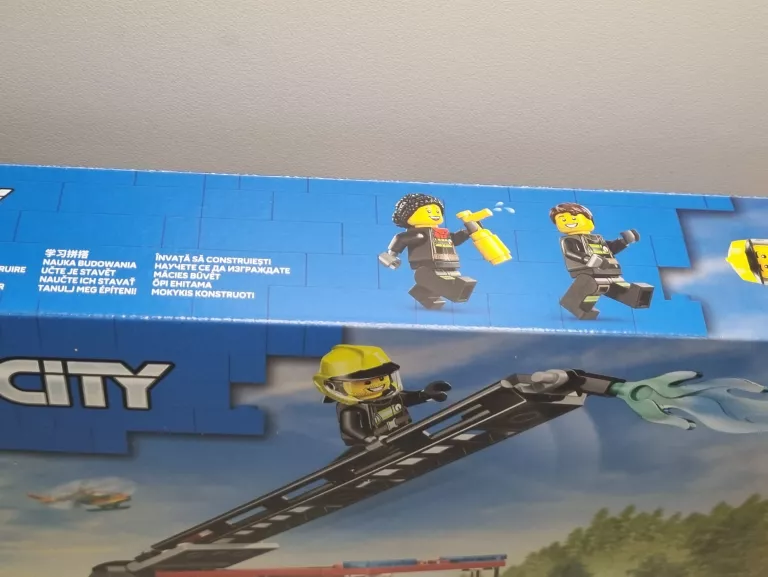 LEGO CITY 60463 WÓZ STRAŻACKI Z DRABINĄ