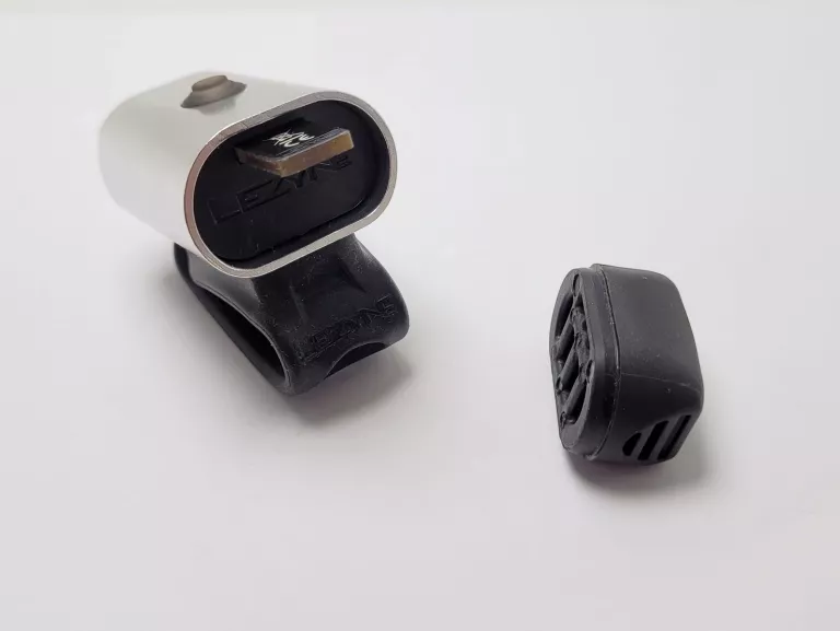 LAMPKA ROWEROWA PRZEDNIA LEZYNE MINI DRIVE 400LM