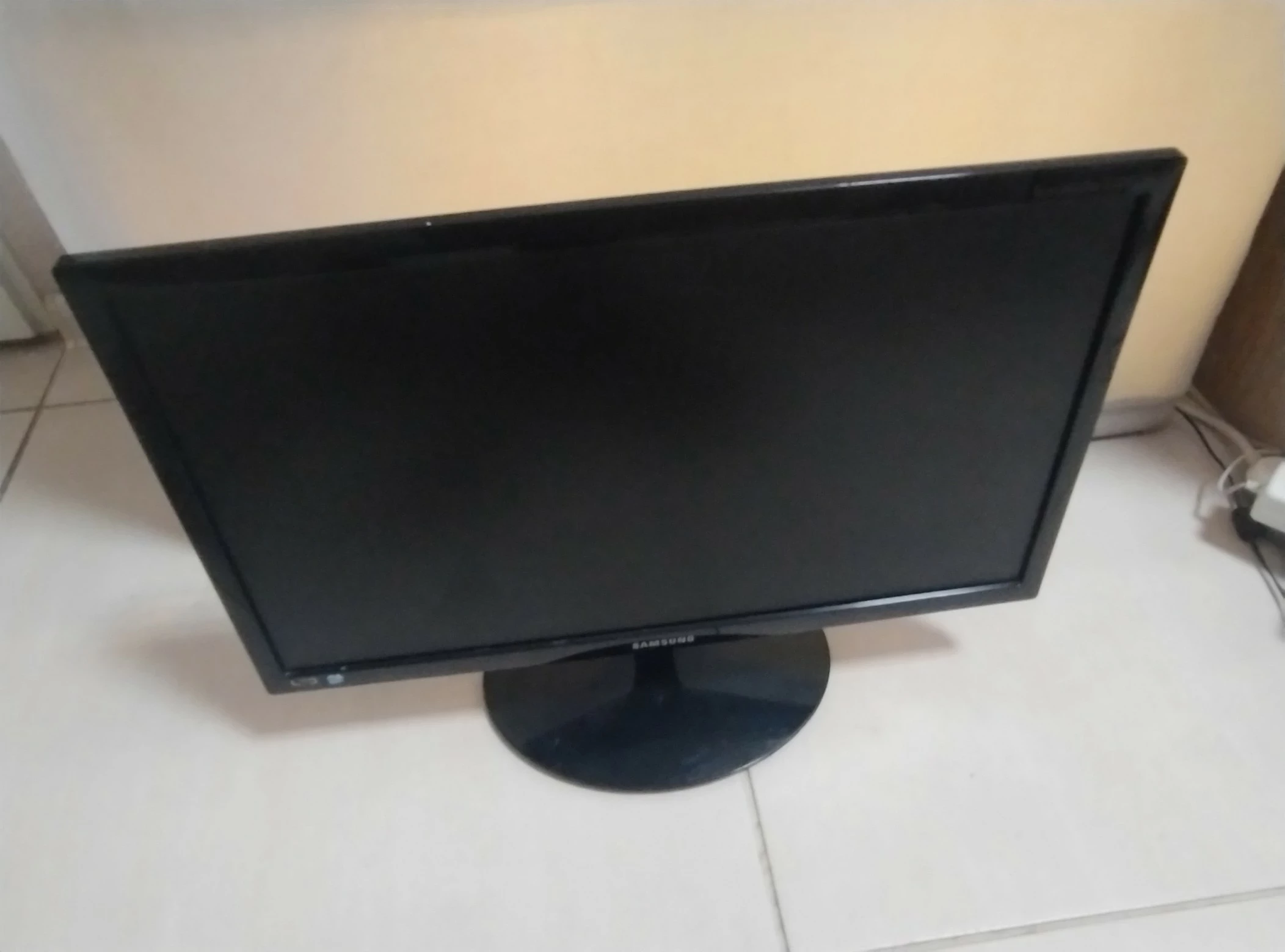 monitor-samsung-s22b150n-22-cale-zasilacz-winnicka-24-kielce