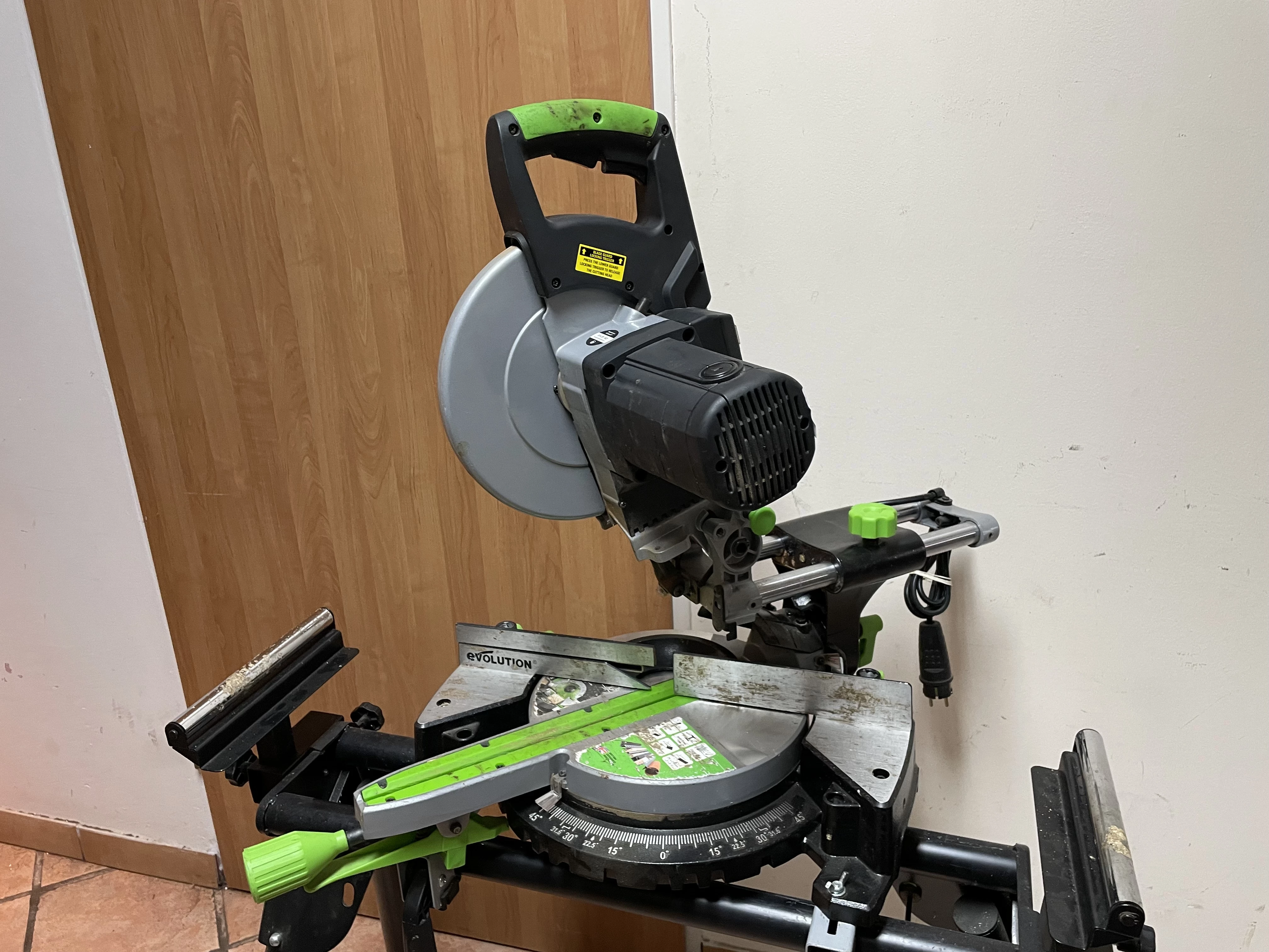 pila-ukosnica-evolution-fury-3xl-stol-stan-11323-2