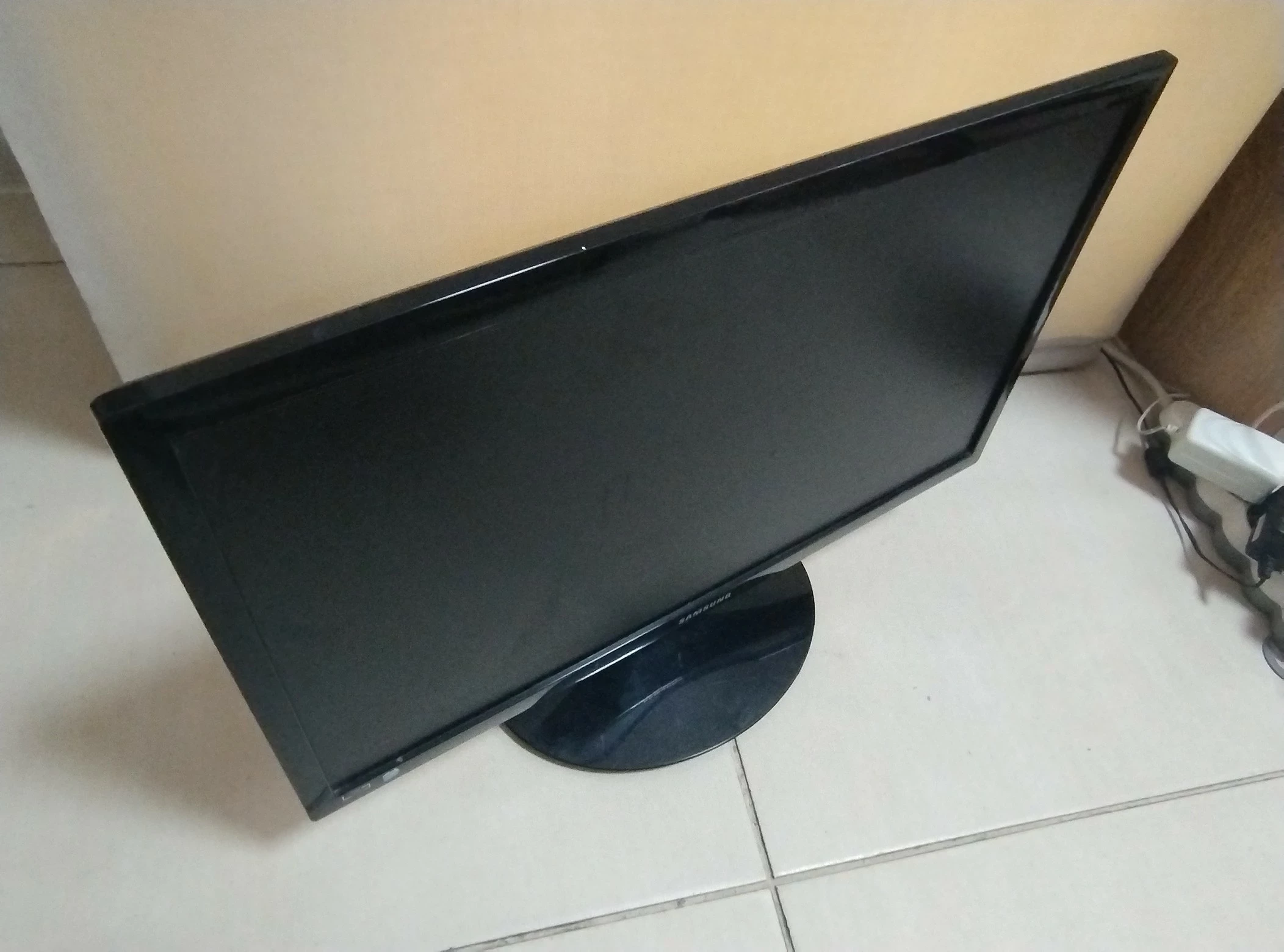 monitor-samsung-s22b150n-22-cale-zasilacz-ean-gtin-8806071817989