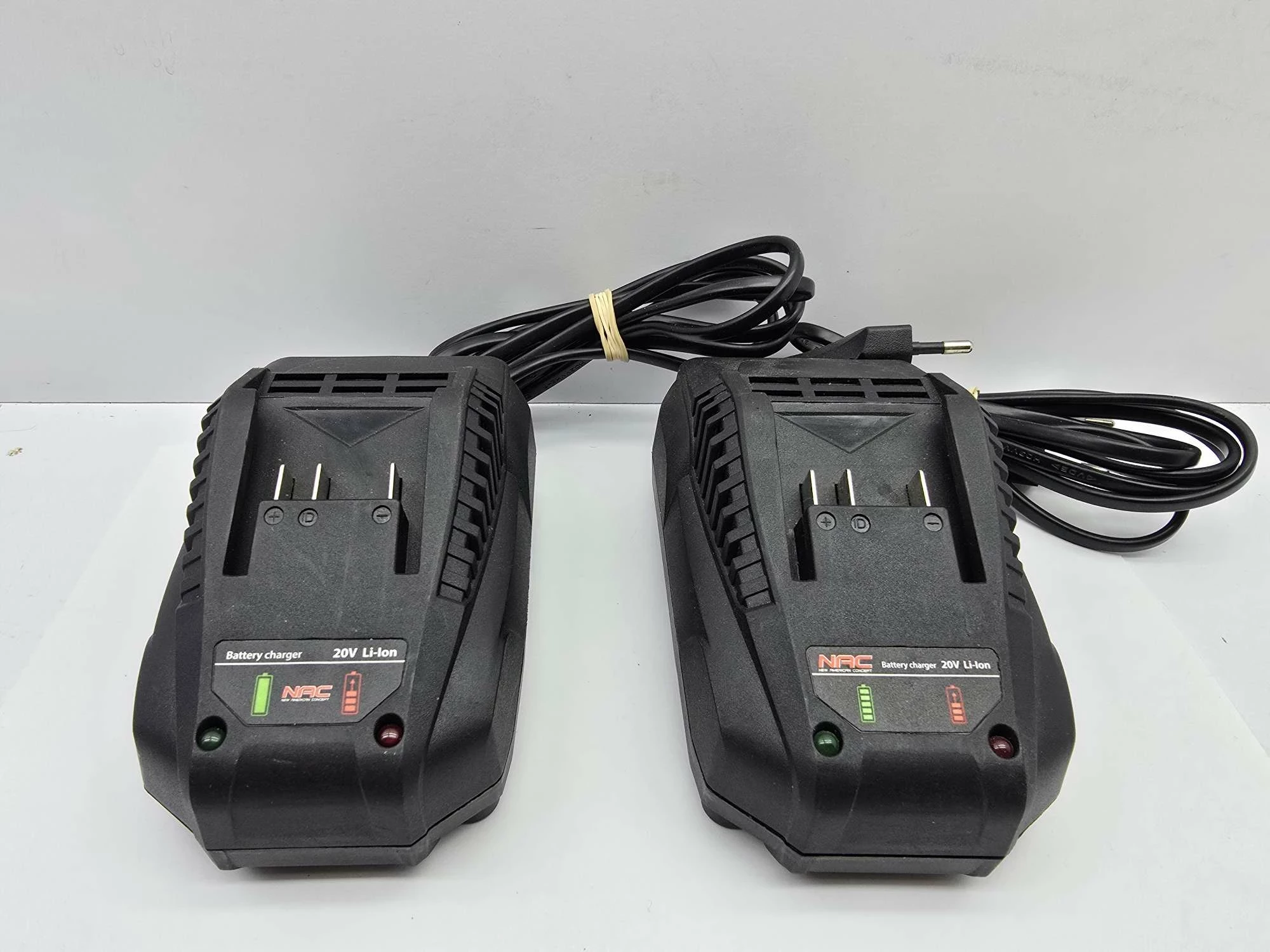 nac-ladowarka-20v-bc-li-20v-stan-11323-2