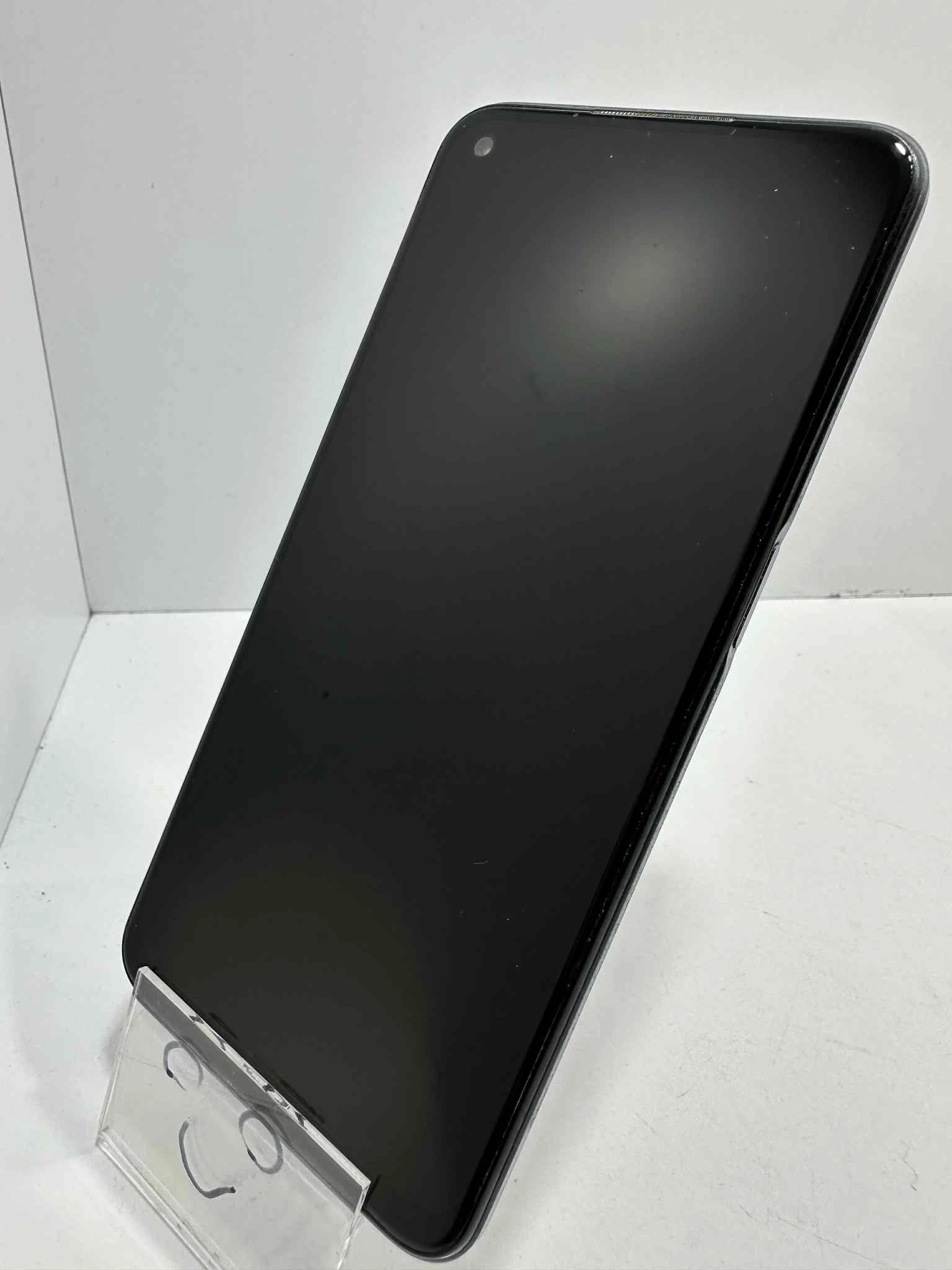 realme-8-128gb-przekatna-ekranu-640