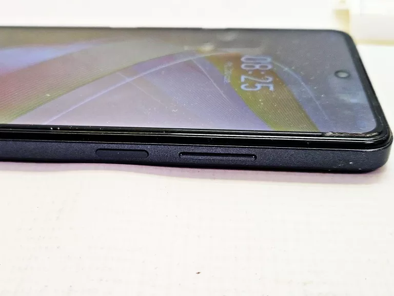 TELEFON INFINIX SMART 8 SAM TEL 64/3 D/S