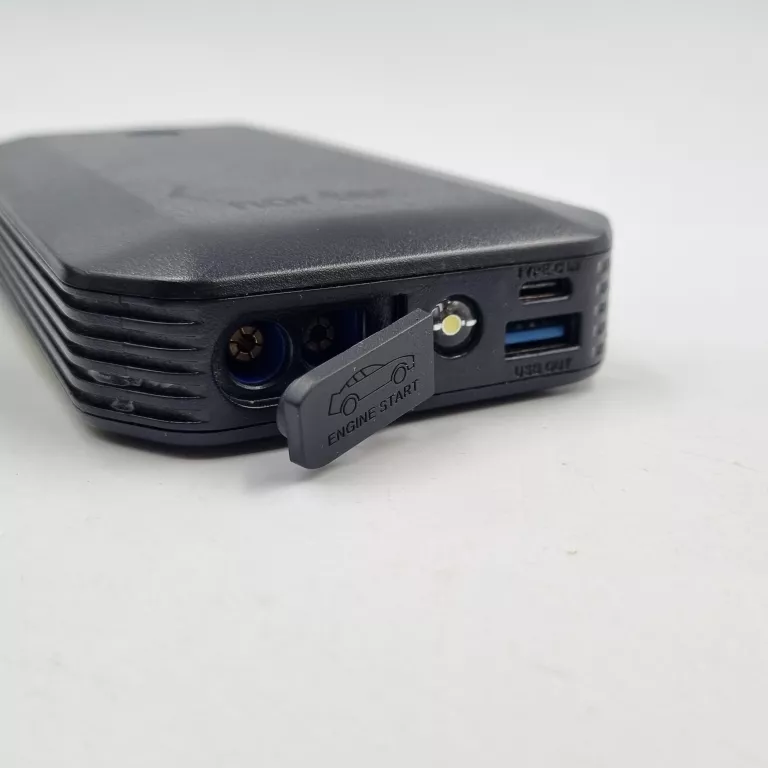 URZĄDZENIE ROZRUCHOWE NOR-TEC 7200MAH