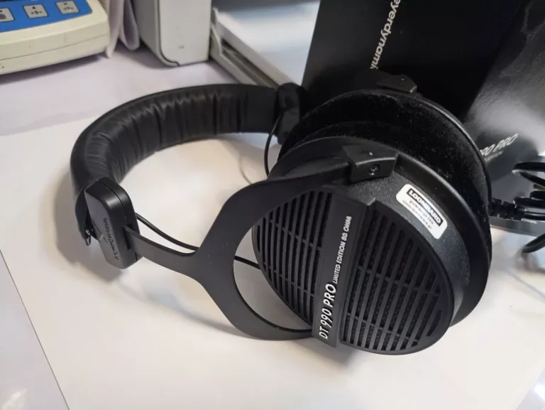 SŁUCHAWKI BEYERDYNAMIC DT990 PRO