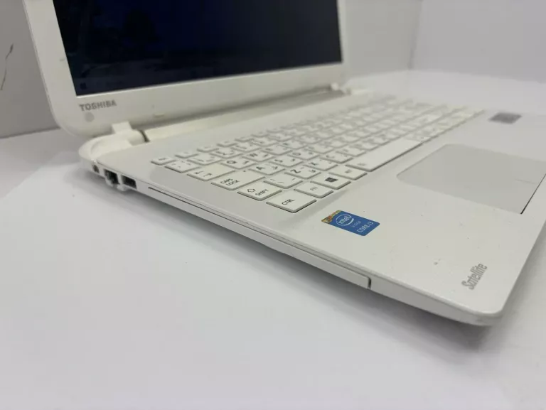LAPTOP TOSHIBA SATELLITE C55 - B1065