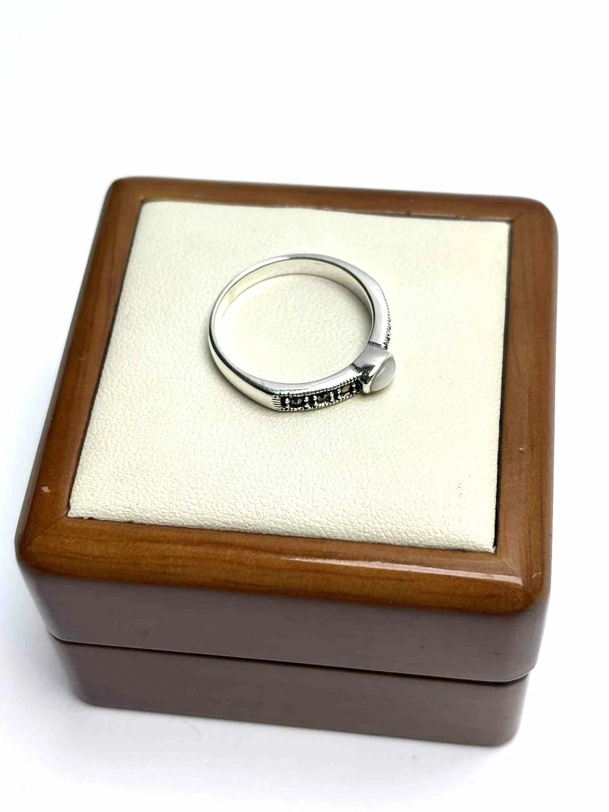 piekny-srebrny-pierscionek-925-311g-r17-rodzaj-2205-16