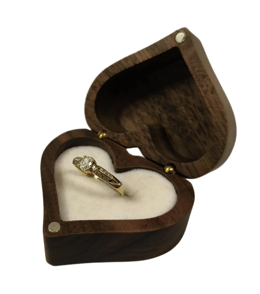 efektowny-zloty-damski-pierscionek-proba-333-waga-173g-rozmiar-21-rozmiarsrednica-wew-mm-372-21