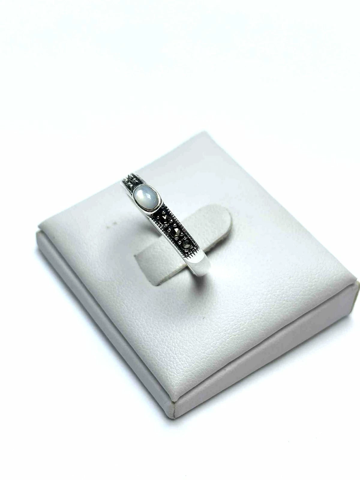 piekny-srebrny-pierscionek-925-311g-r17-stan-11323-2