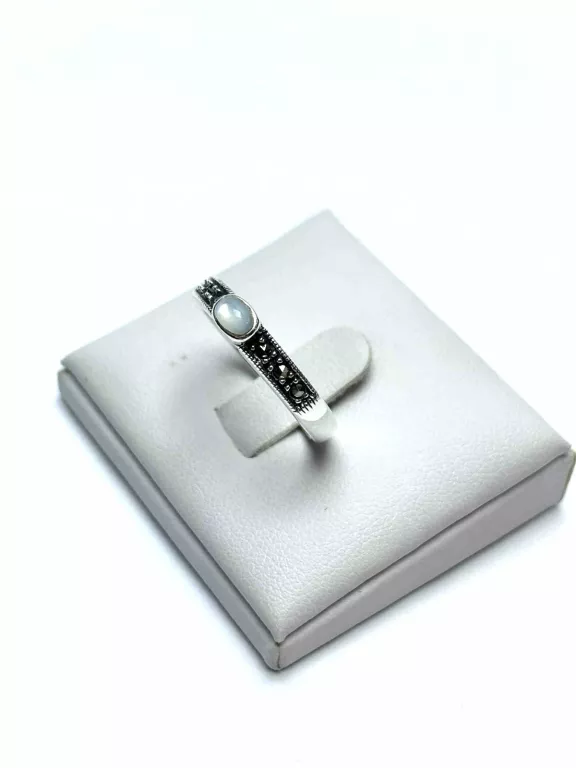 piekny-srebrny-pierscionek-925-311g-r17-stan-11323-2