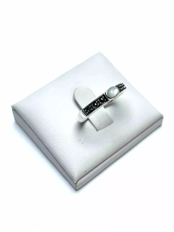 piekny-srebrny-pierscionek-925-311g-r17-okrzei-191-pila