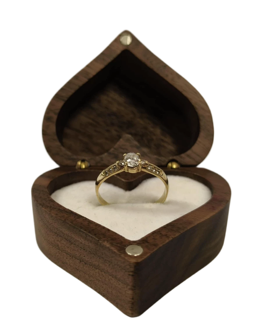 efektowny-zloty-damski-pierscionek-proba-333-waga-173g-rozmiar-21-11-listopada-4-lask-palladium