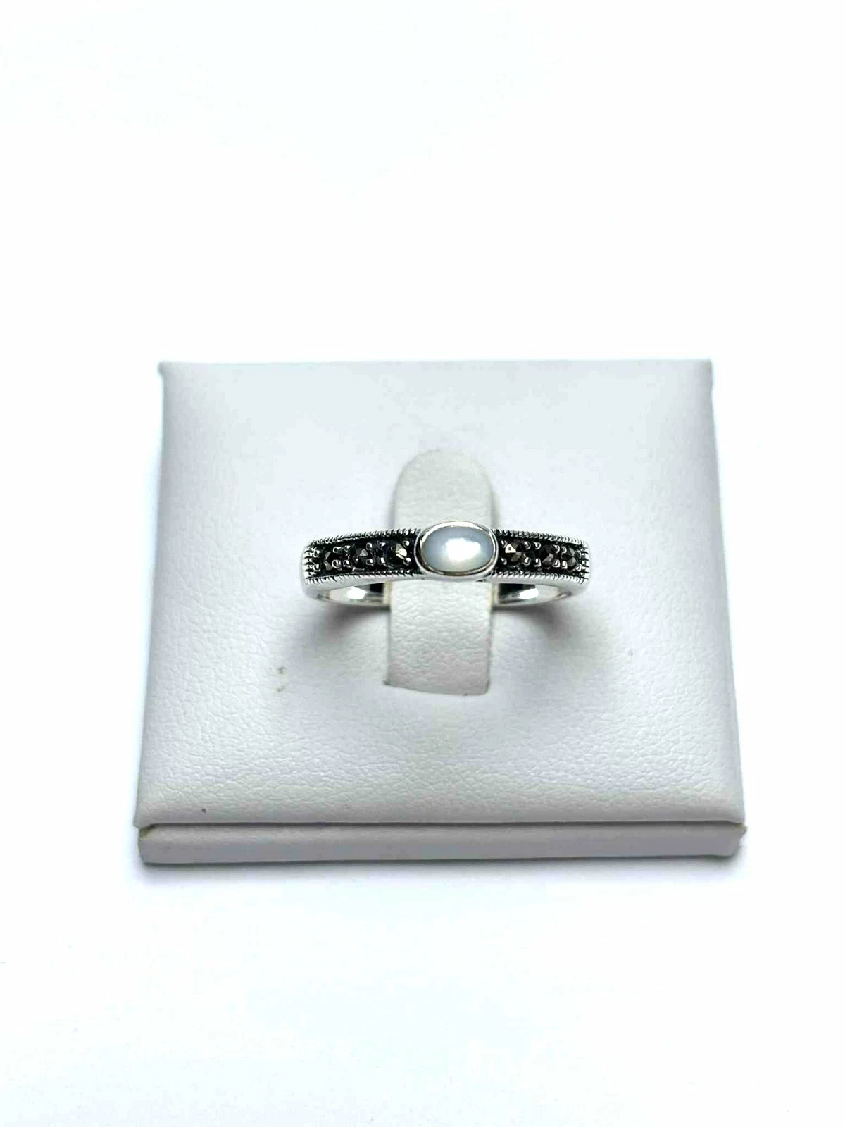 piekny-srebrny-pierscionek-925-311g-r17-marka-226434-515449