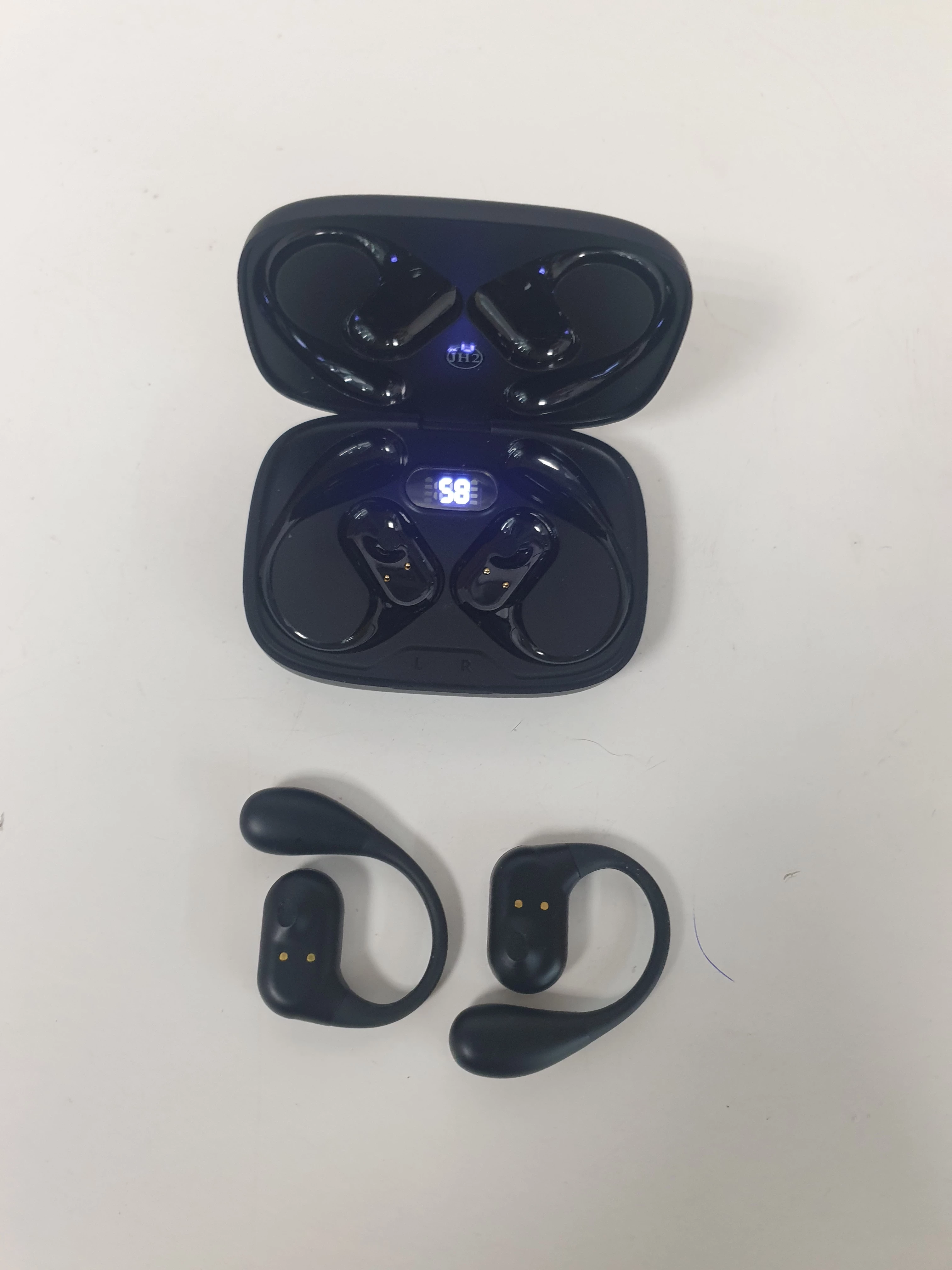 sluchawki-bluetooth-czarne-kolor-dominujacy-129357-3