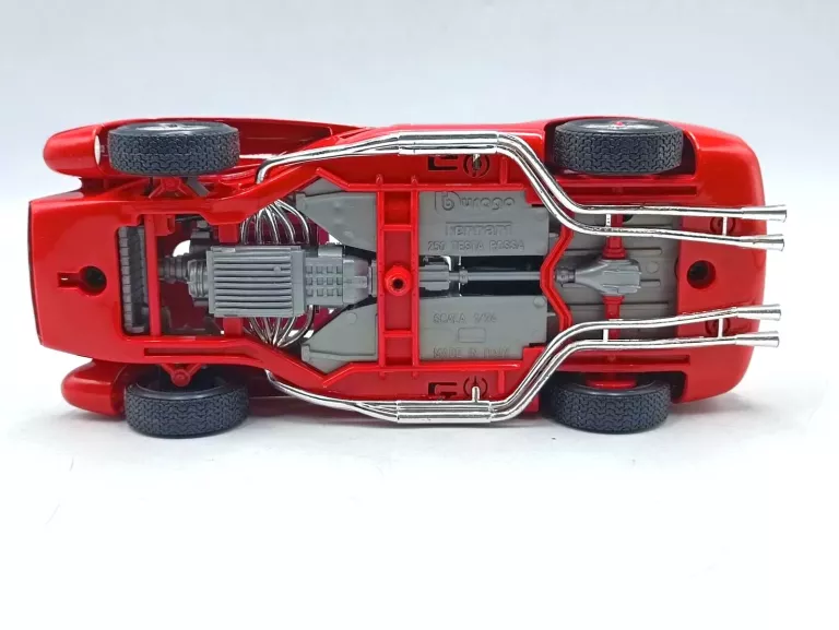 MODEL FERRARI TESTA ROSSA BURAGO 1/24