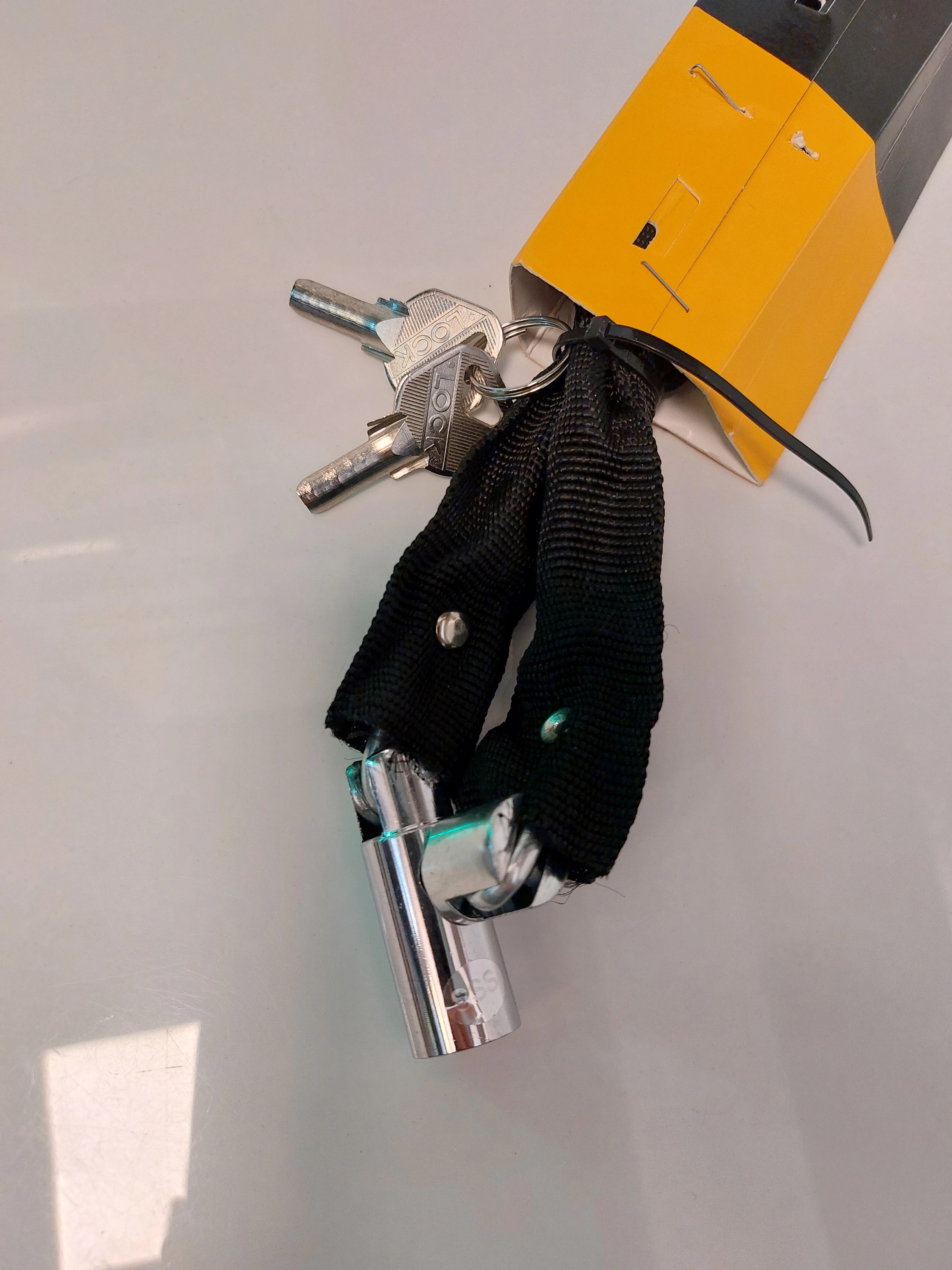 zapiecie-rowerowe-lancuch-kluczyki-stan-11323-2