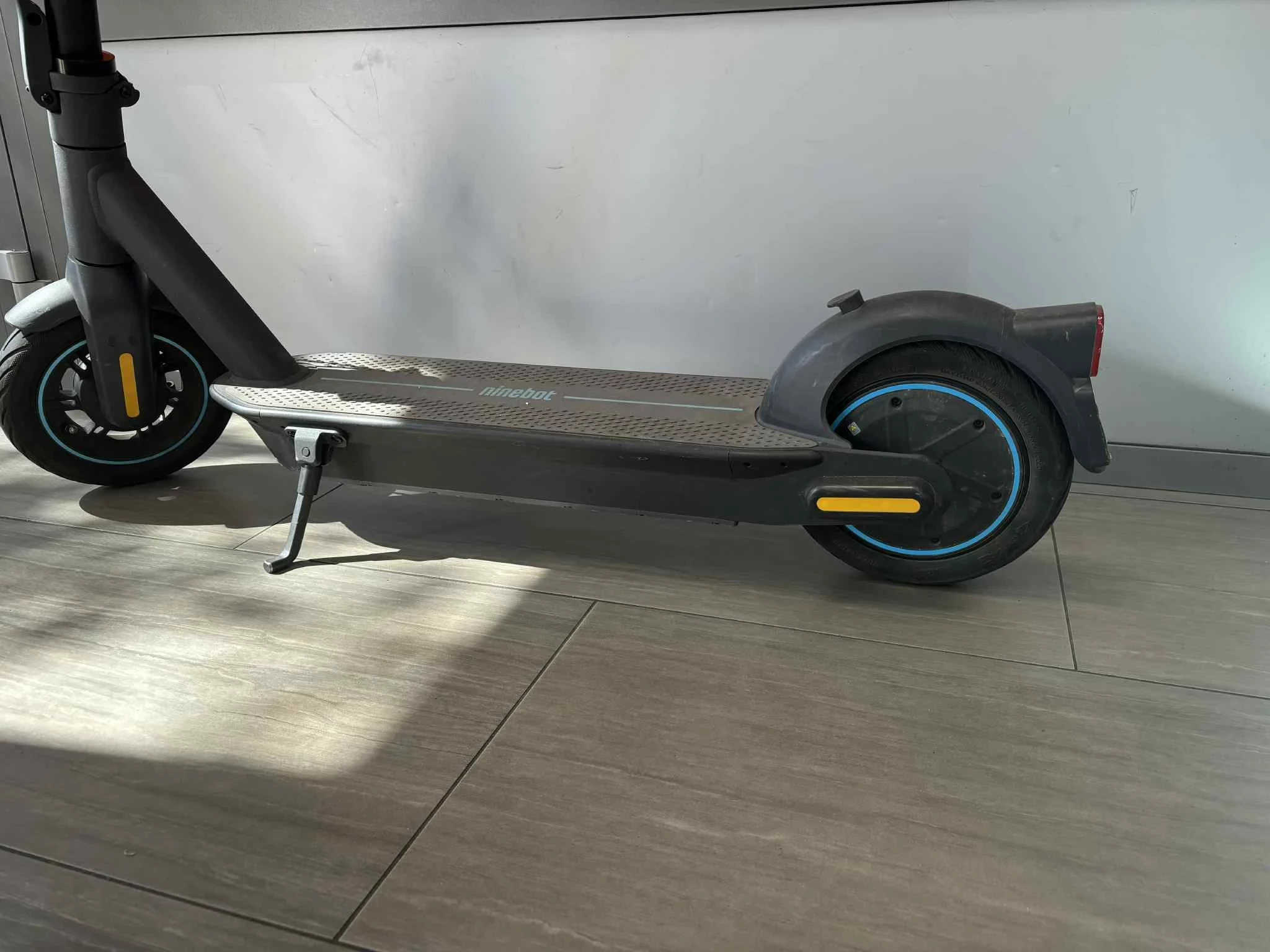 hulajnoga-elektryczna-segway-ninebot-kickscooter-max-g30d-ii-moc-silnika-35000